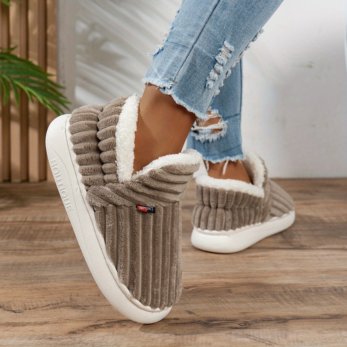 Yves Paris | Chaussons en peluche
