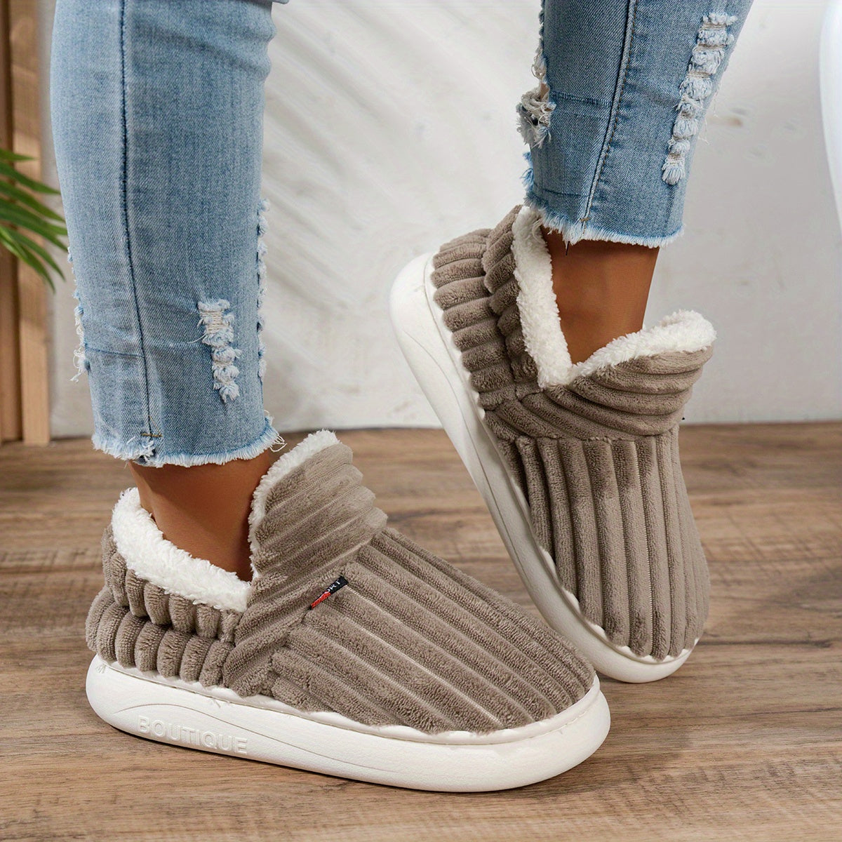 Yves Paris | Chaussons en peluche