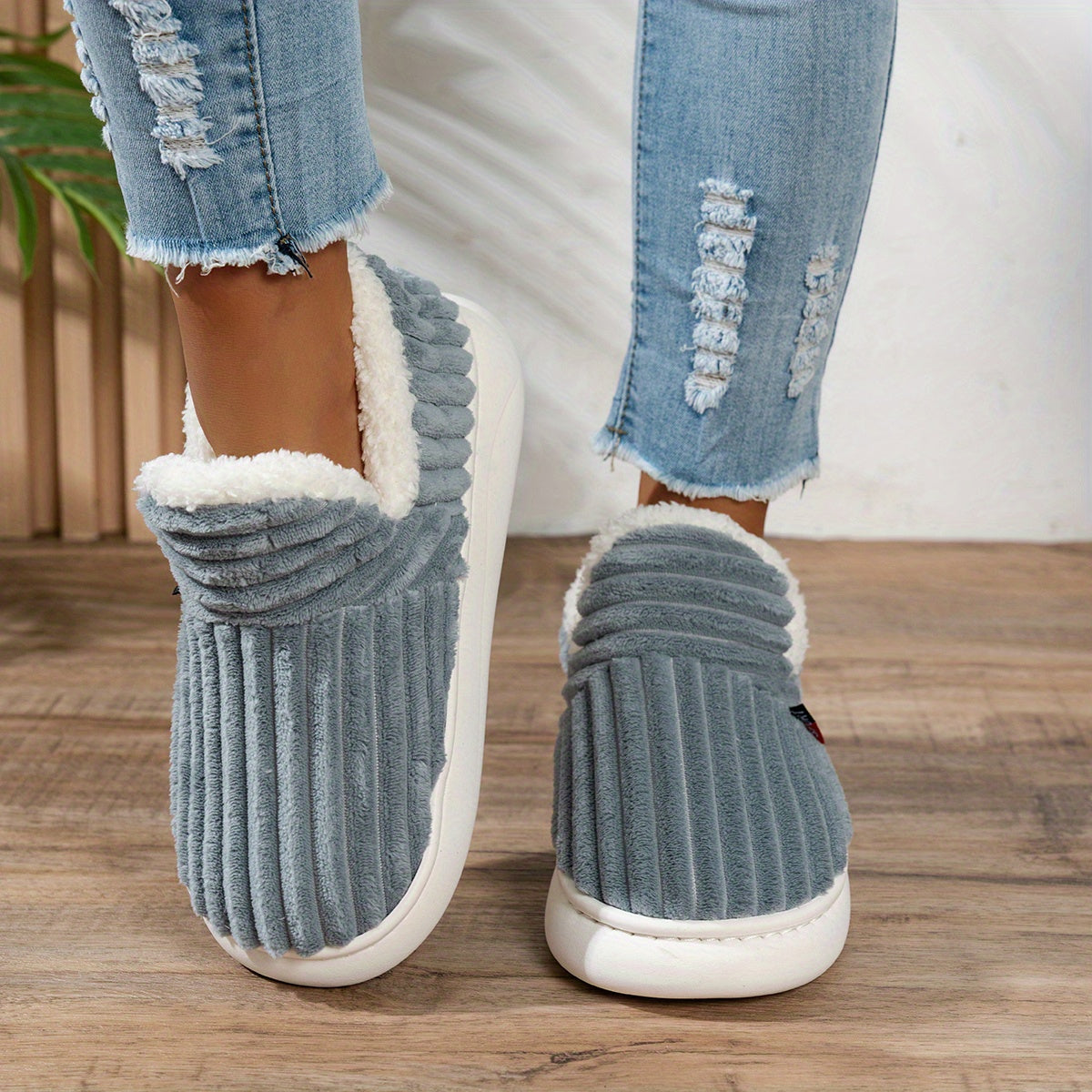 Yves Paris | Chaussons en peluche